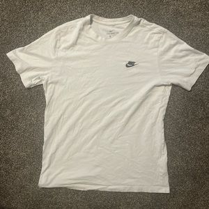 white nike tee size M no flaws preowned